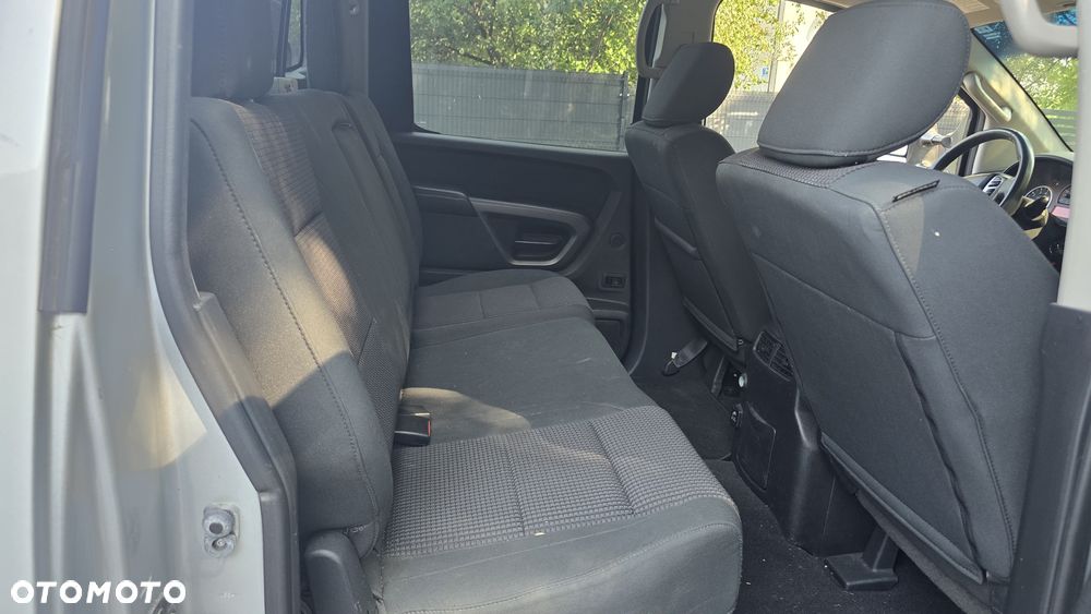 Nissan Titan 5.6 V8 LE Crew Cab - 22
