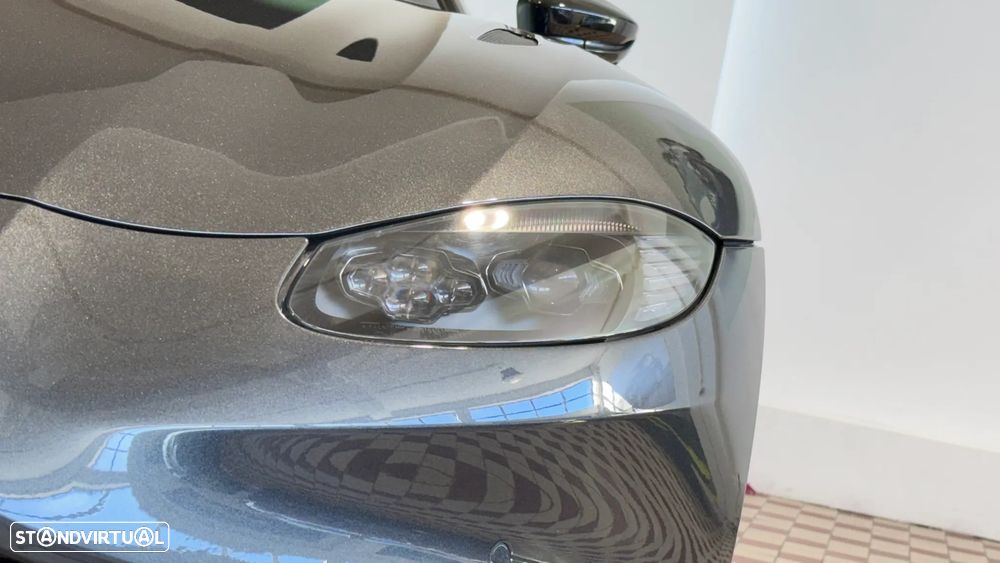 Aston Martin Vantage Coupe 4.0 Twin-Turbo V8 - 10