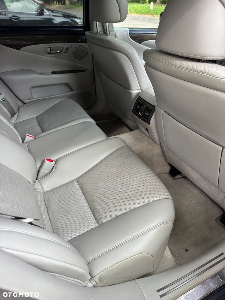 Lexus LS 600h Prestige - 20