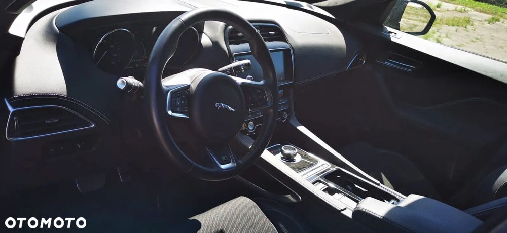 Jaguar F-Pace 2.0 i4D AWD R-Sport - 5