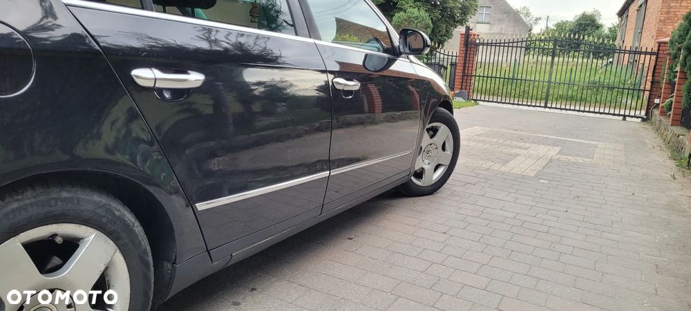 Volkswagen Passat 2.0 TDI DPF BlueMotion Technology Highline - 2