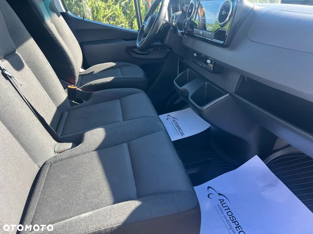 Mercedes-Benz Sprinter - 33
