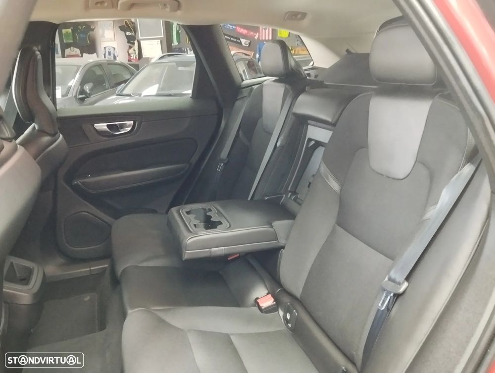 Volvo XC 60 2.0 D3 Momentum Plus - 16