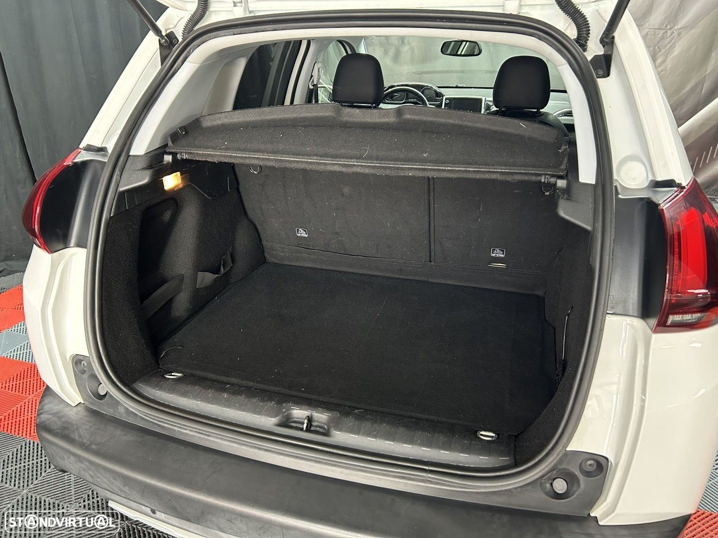 Peugeot 2008 1.2 PureTech Allure EAT6 - 18