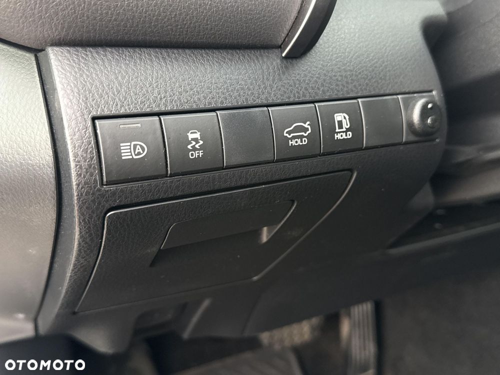 Toyota Camry 2.5 Hybrid Prestige CVT - 21