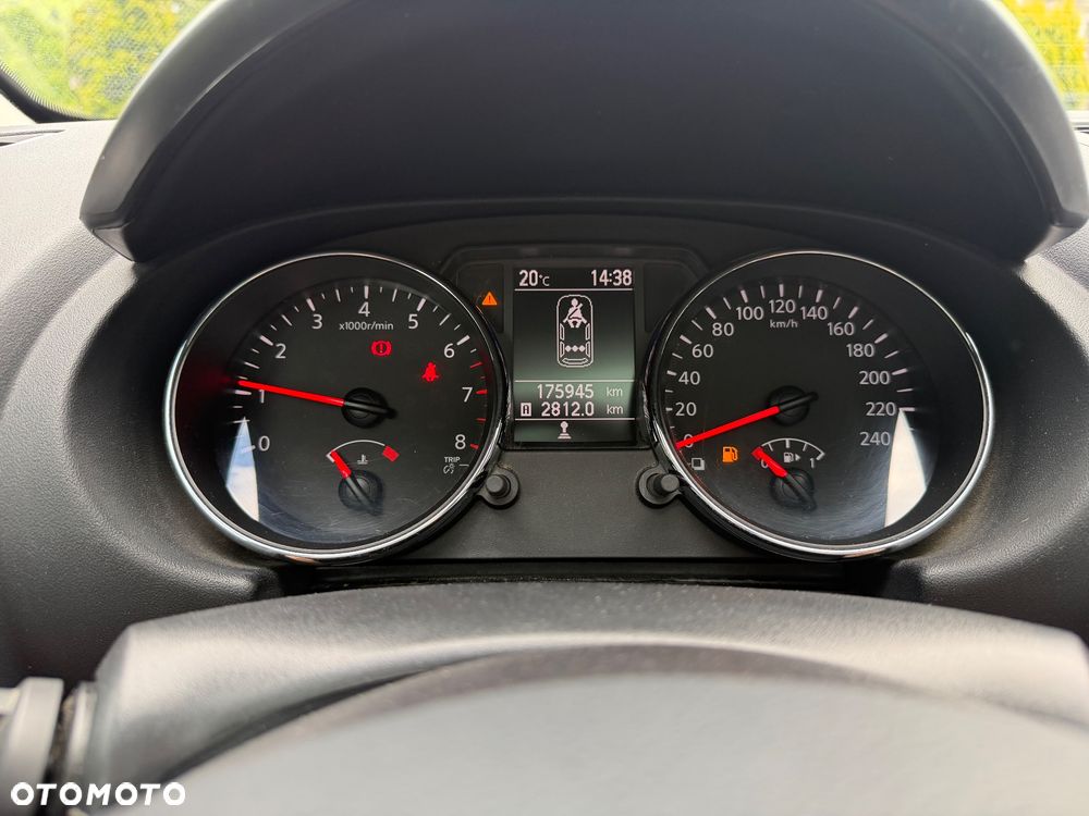Nissan Qashqai 2.0 4 x 4 tekna - 14