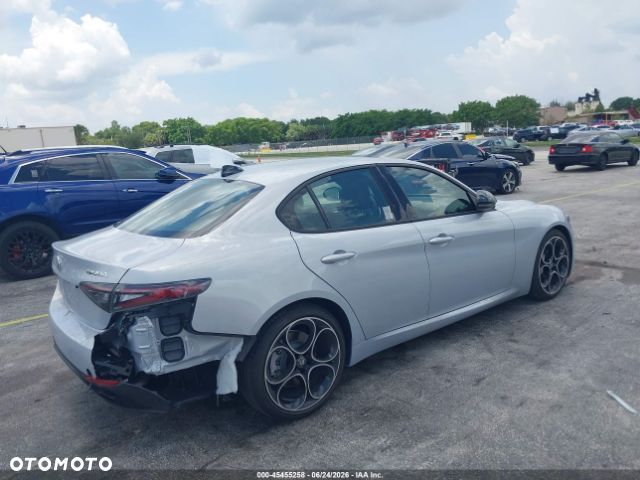 Alfa Romeo Giulia - 5