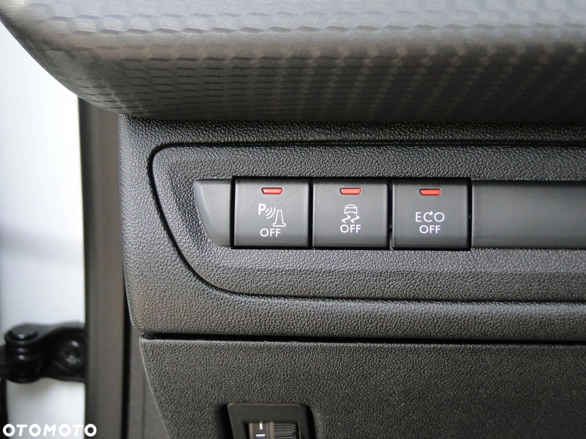 Peugeot 2008 PureTech 110 GPF EAT6 Black Edition - 22
