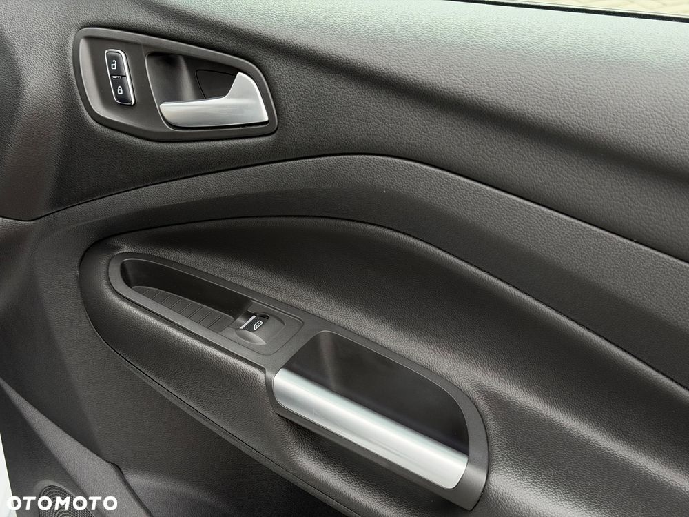 Ford Kuga 2.0 TDCi 4x4 ST-Line - 40