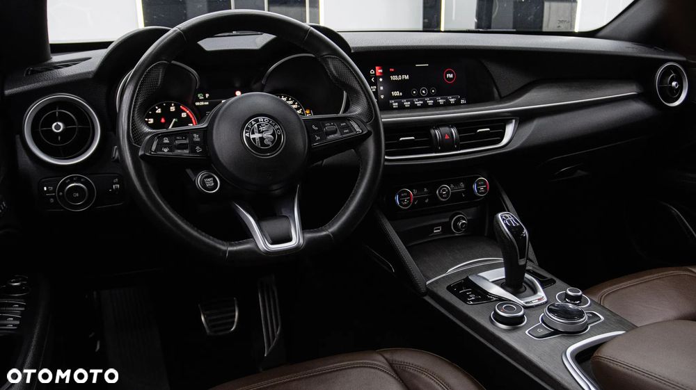 Alfa Romeo Stelvio 2.0 Turbo TI Q4 - 15