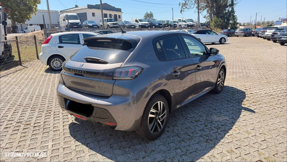 Peugeot 208 - 5