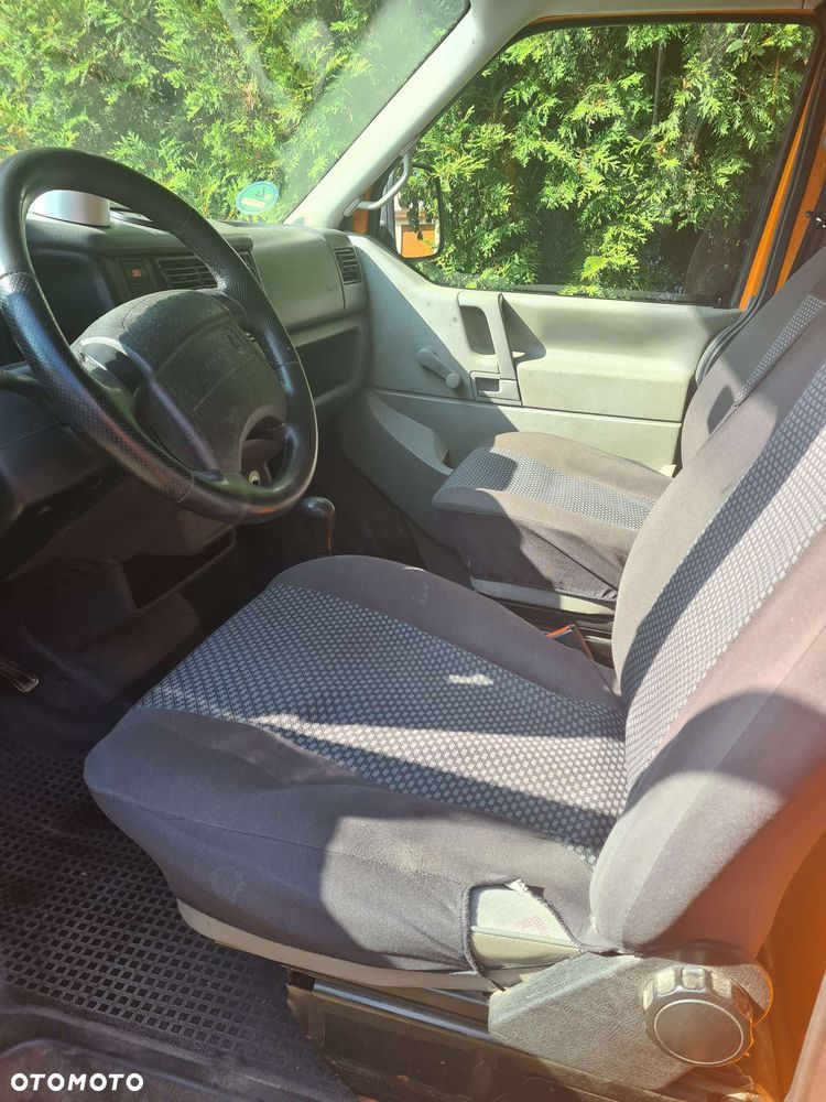Volkswagen Transporter - 5