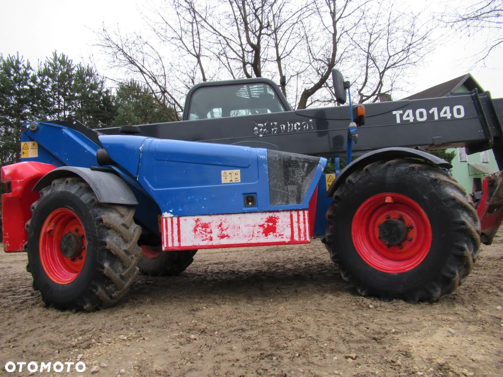 Bobcat T40140 4tony/14metrów 3 tryby skrętu, podpory - 8