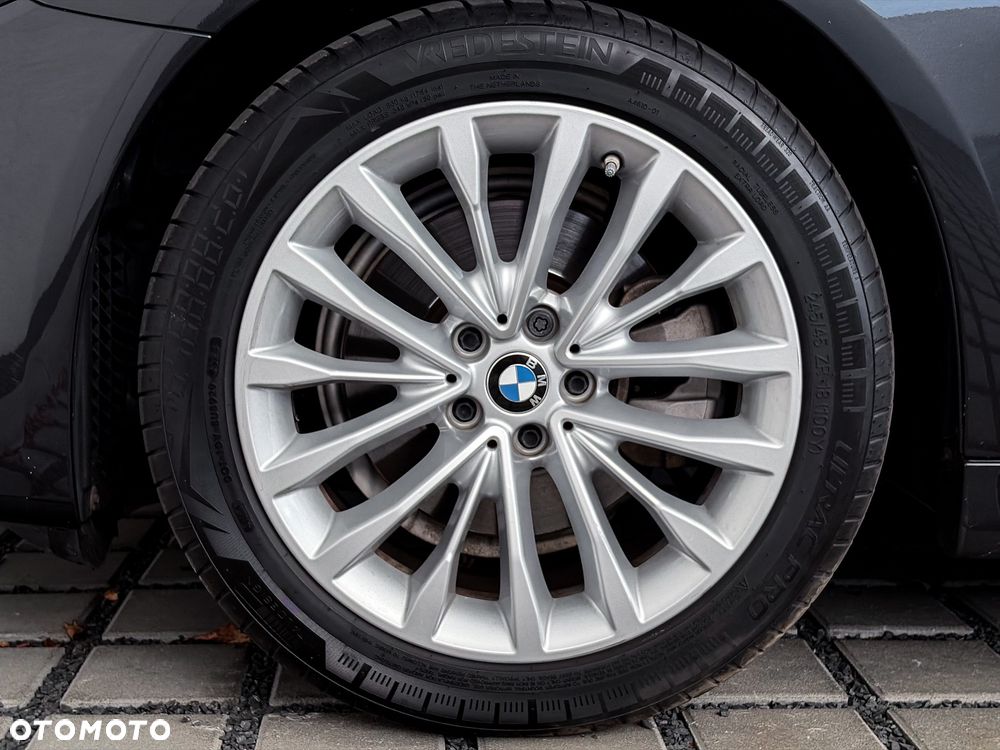 BMW Seria 5 520i Luxury Line - 36