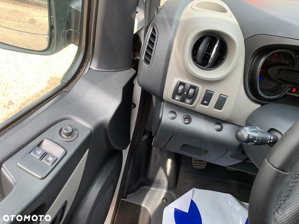 Renault Trafic - 18