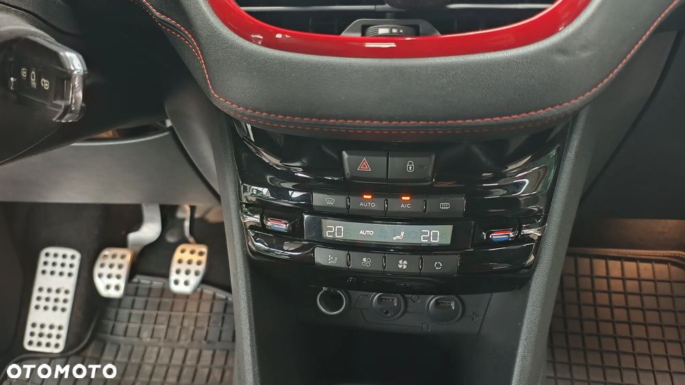 Peugeot 208 1.6 THP GTi - 25