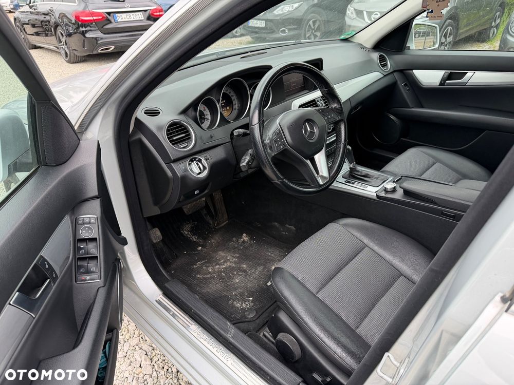 Mercedes-Benz Klasa C 180 BlueEFFICIENCY 7G-TRONIC Avantgarde - 23