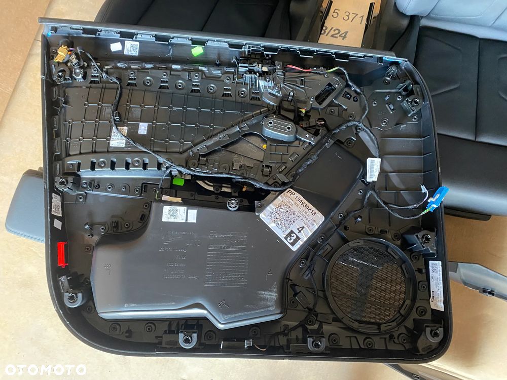 Audi Q3 83A kompletny środek Fotel fotele kanapa skóra boczki czarne 26km - 17