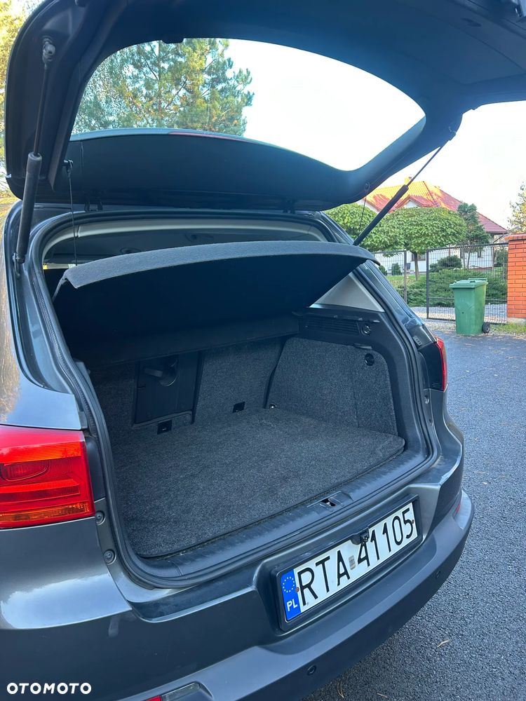 Volkswagen Tiguan - 31