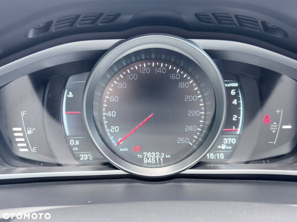 Volvo V40 T3 R-Design Momentum - 21
