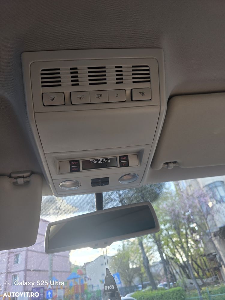 Volkswagen Multivan - 31