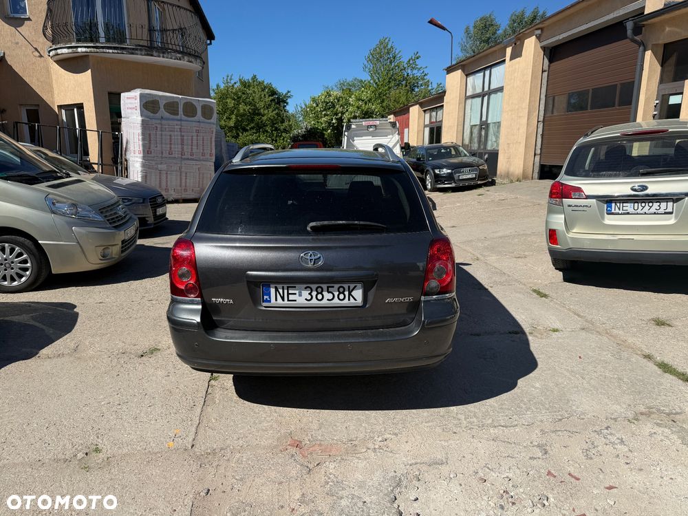 Toyota Avensis 1.8 VVT-i Combi - 5