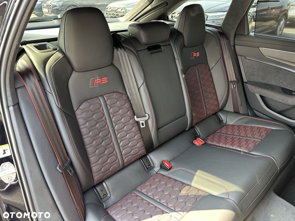 Audi RS6 Avant - 25