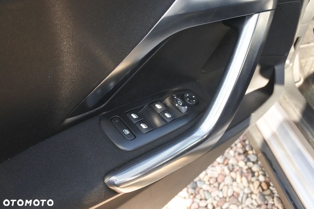 Peugeot 2008 PureTech 82 ETG5 STOP&START Allure - 20