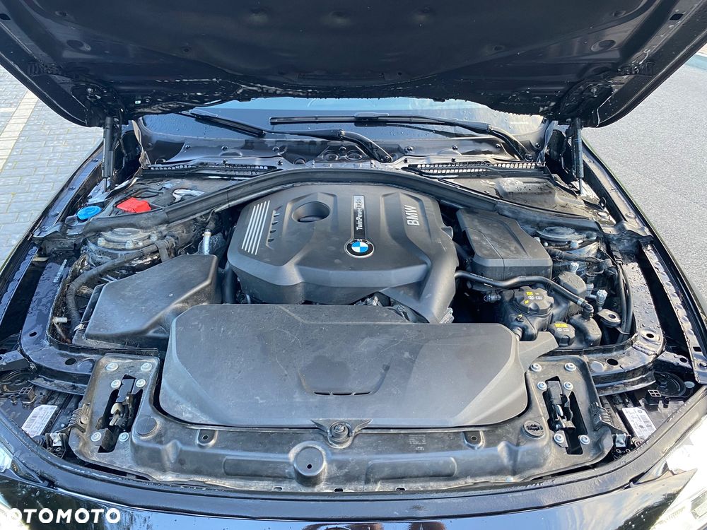 BMW Seria 3 330i Sport Line - 21