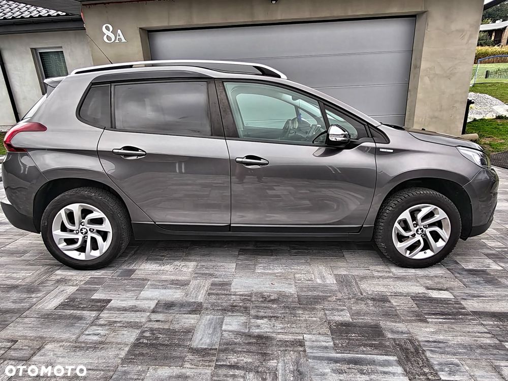 Peugeot 2008 1.2 Pure Tech Style S&S - 11