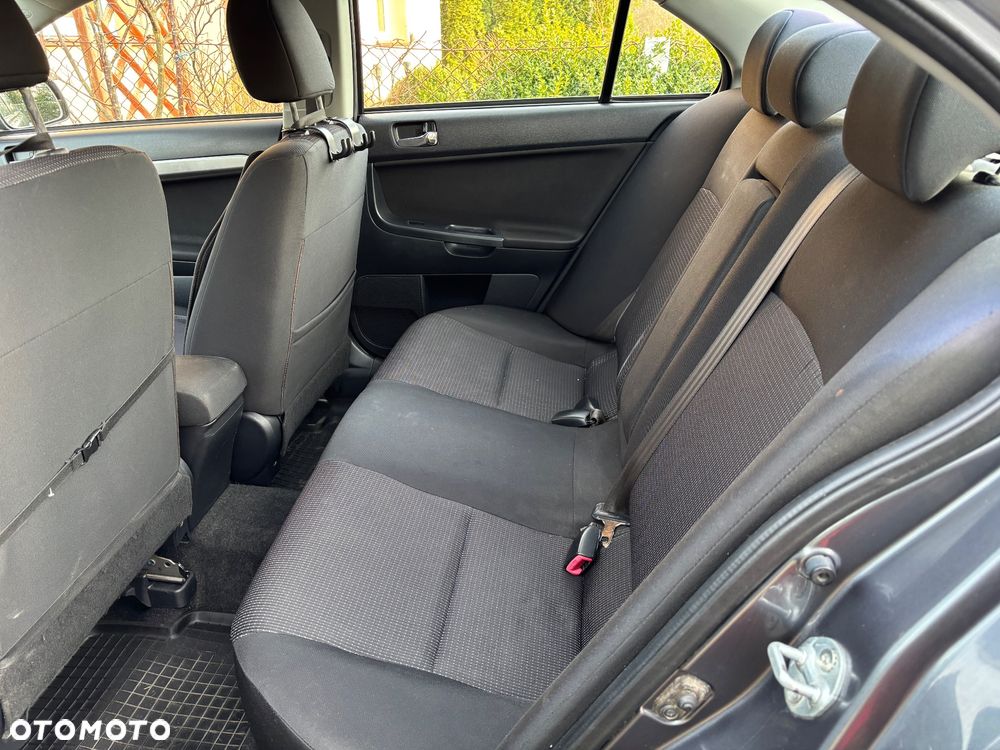 Mitsubishi Lancer 1.8 Invite - 6