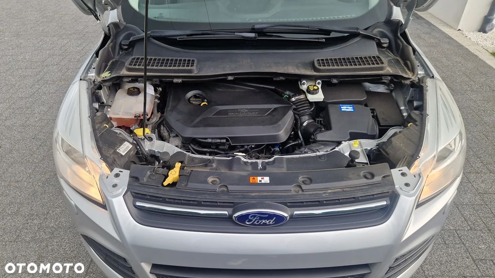 Ford Kuga 1.6 EcoBoost 2x4 Titanium - 36