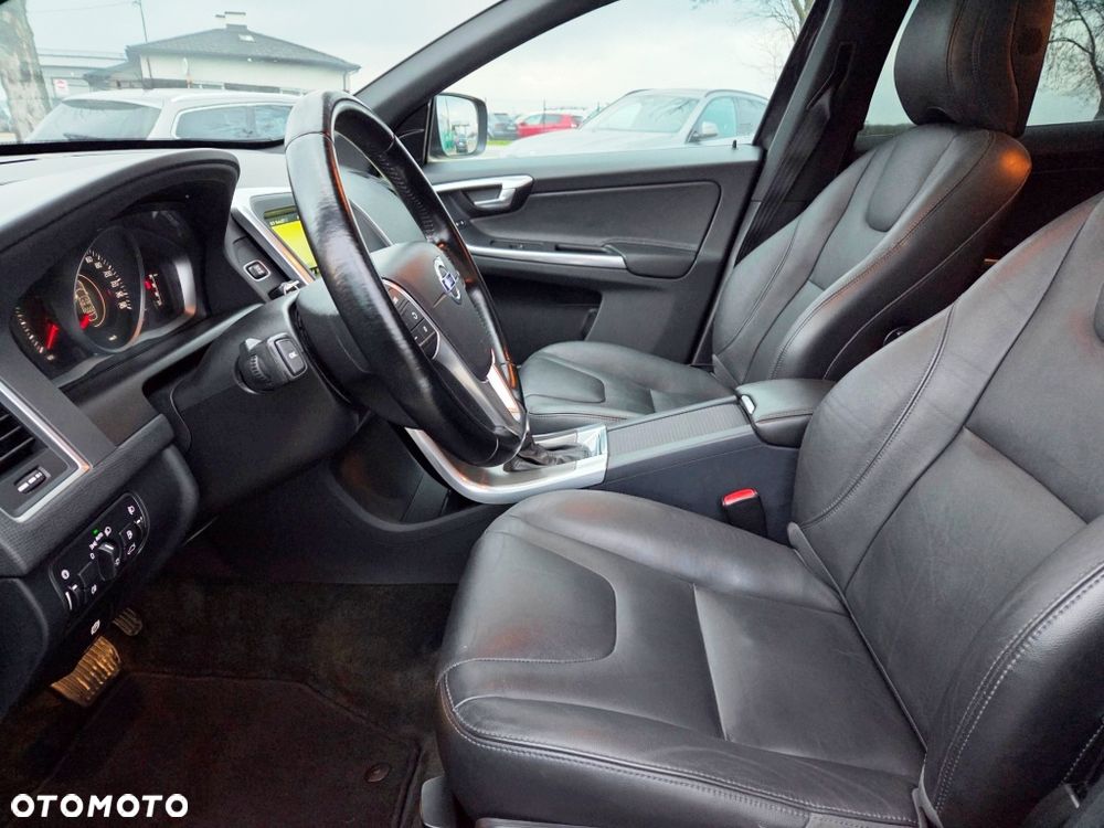 Volvo XC 60 D4 Geartronic Momentum - 24