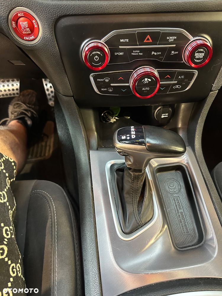 Dodge Charger 5.7 R/T - 12