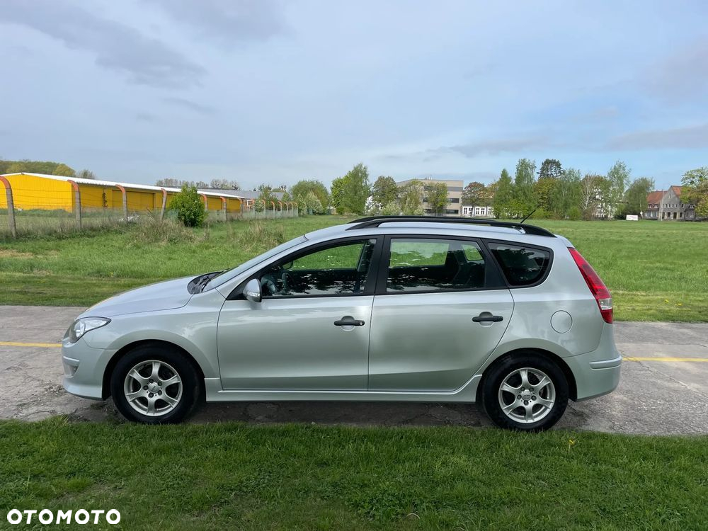 Hyundai i30 i30cw 1.4 Edition Plus - 11