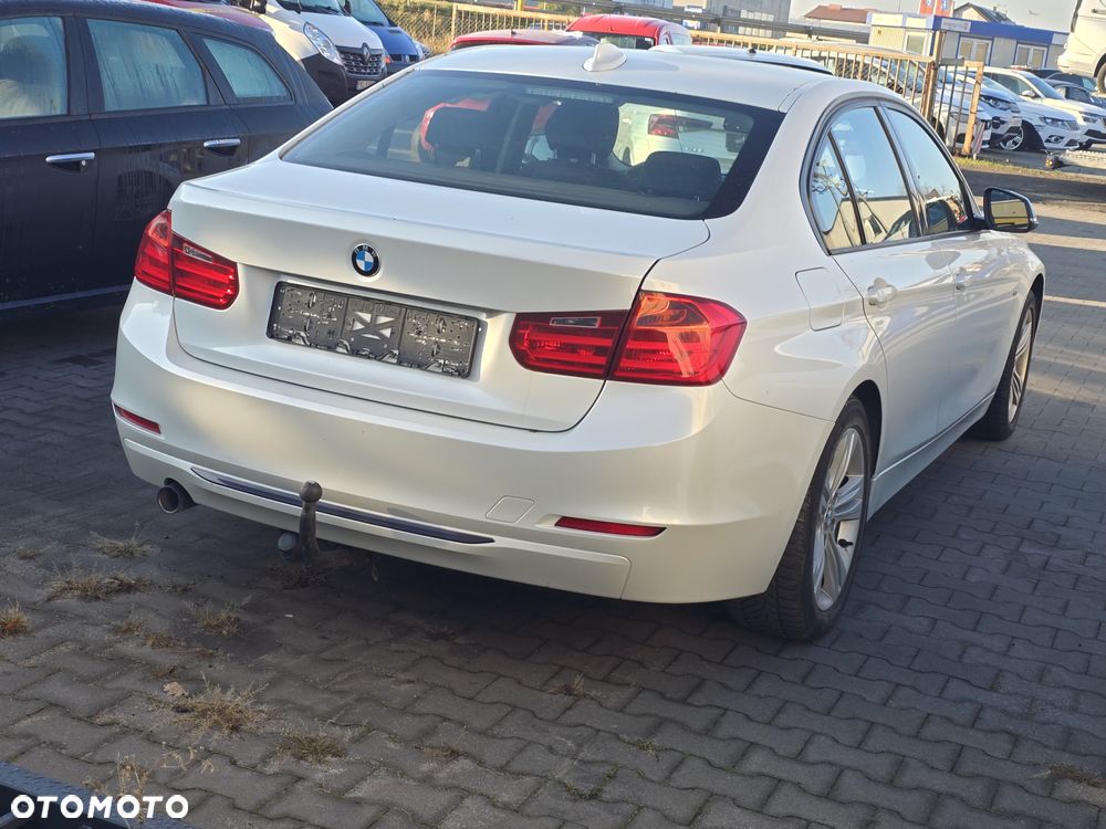 BMW Seria 3 316d M Sport - 10