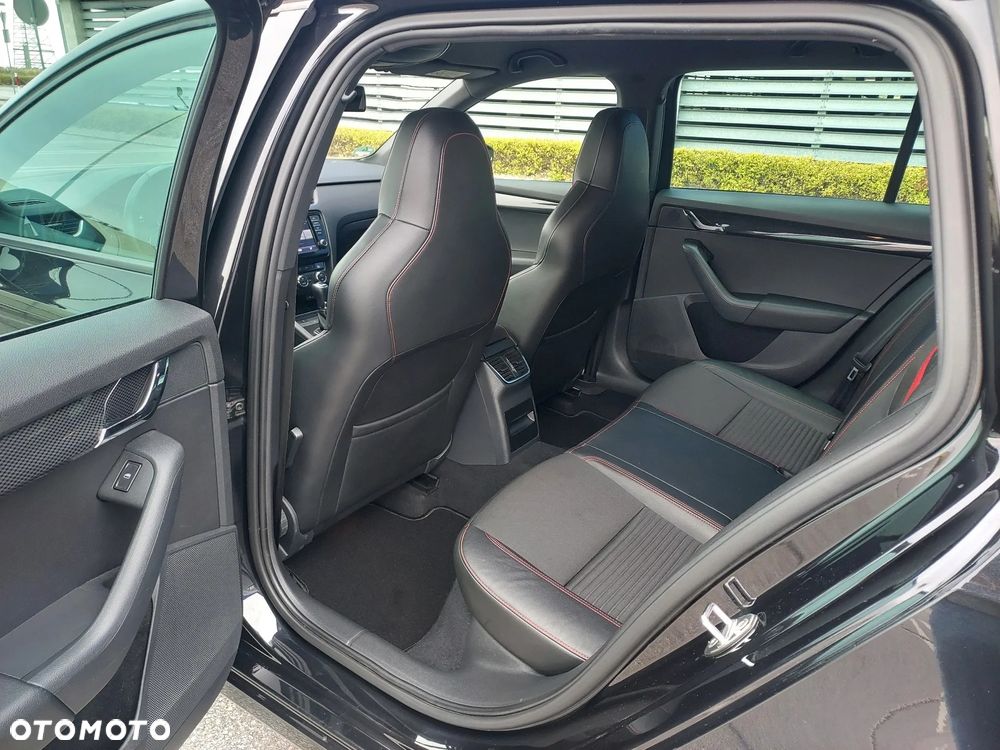 Skoda Octavia 2.0 TDI DSG RS - 21