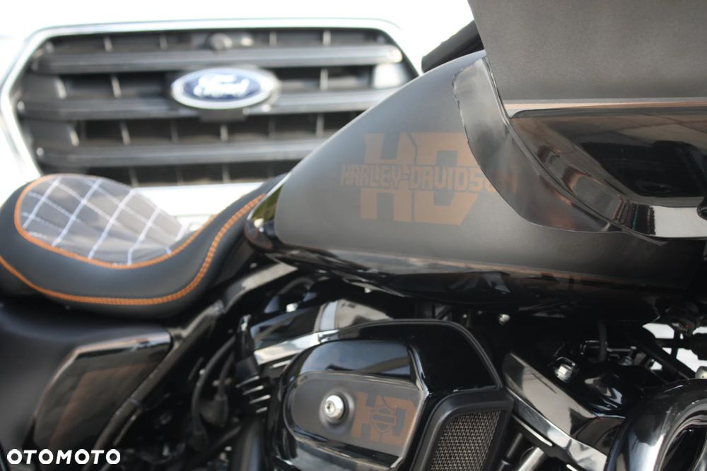 Harley-Davidson Touring Road Glide - 14