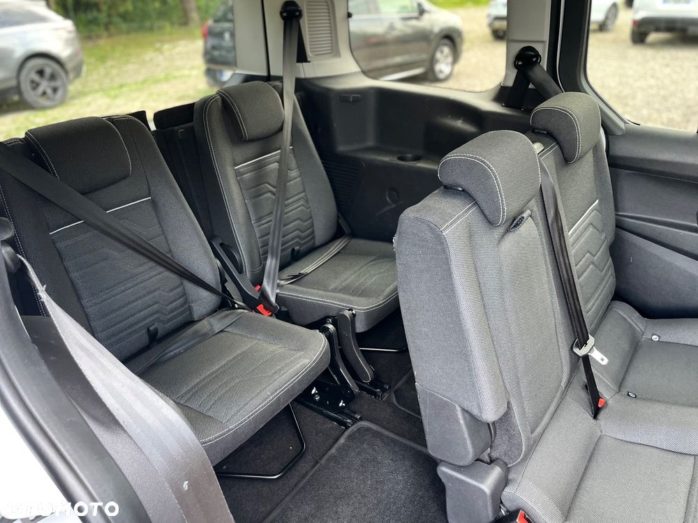 Ford Tourneo Connect Grand - 17
