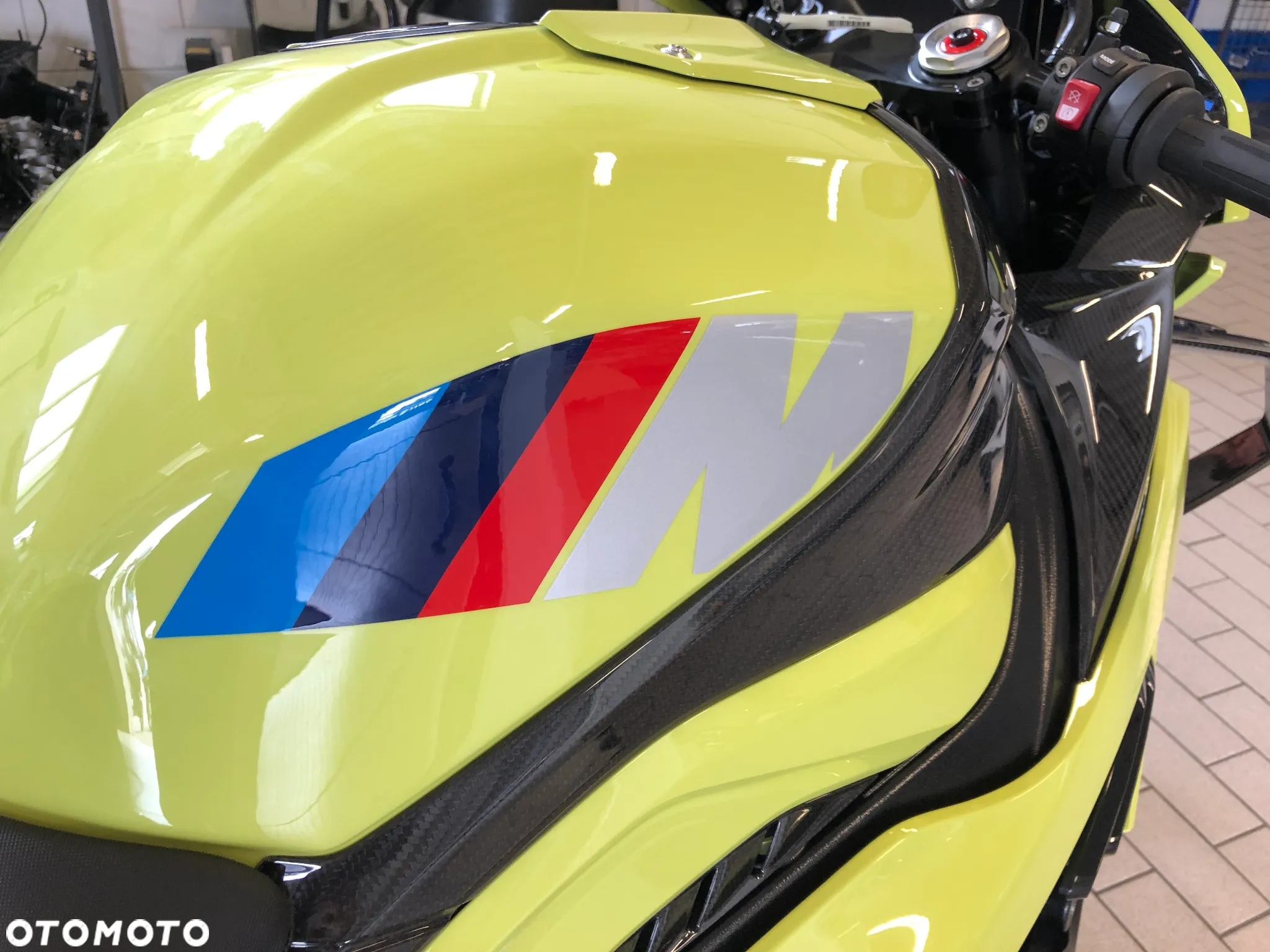 BMW S - 10