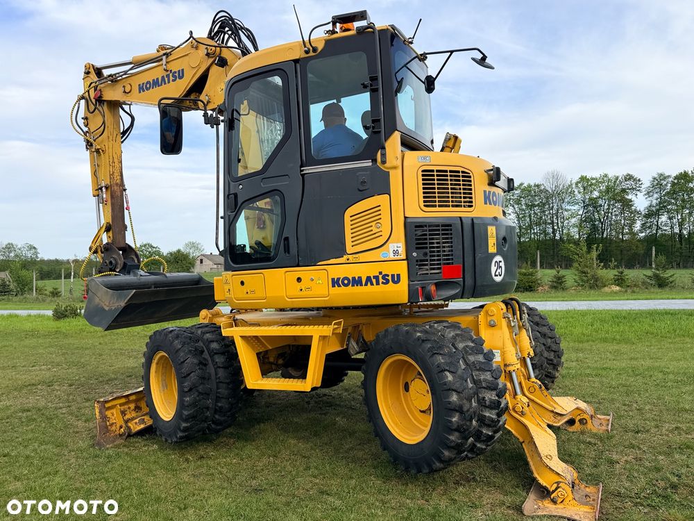 Komatsu 4x4x4 ramię łamane Koparka kołowa KOMATSU  PW98MR-8 10ton 4x4x4 ośki skrętne Ramię 3x łamane BEZ DPF i ADBLUE 4 cyl dodatkowe wyjścia hydr Pług Podpory 2012 szybka zwinna Prosto z importu 1 właściciel Cat TEREX Liebherr Wacker Pw 98 Mr 8 11 - 28