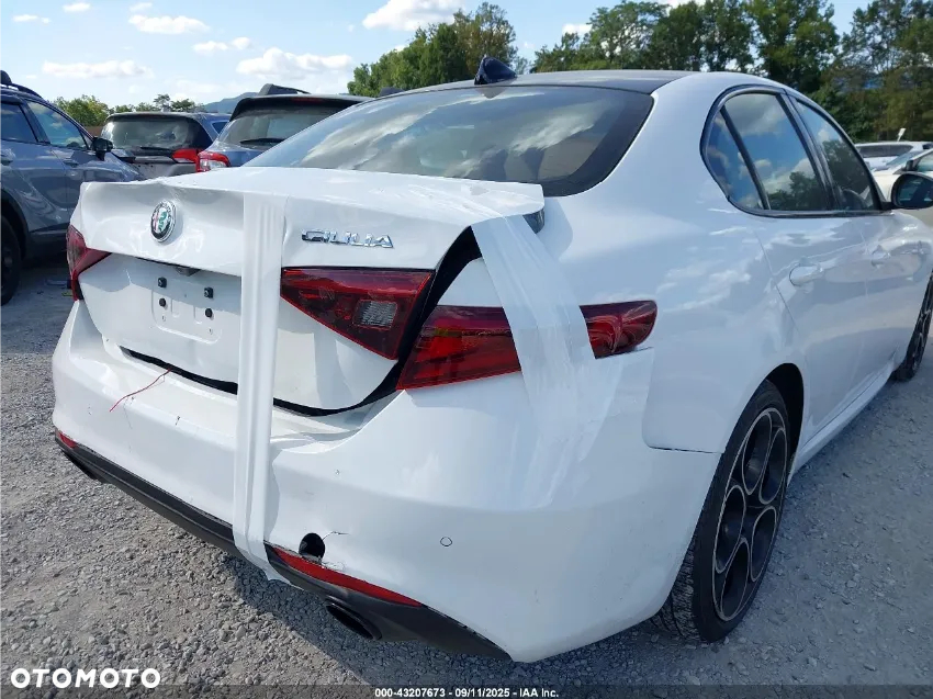 Alfa Romeo Giulia 2.0 Turbo TI - 15