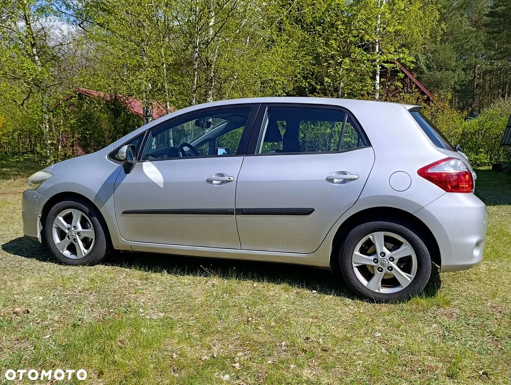 Toyota Auris 1.6 Premium - 4