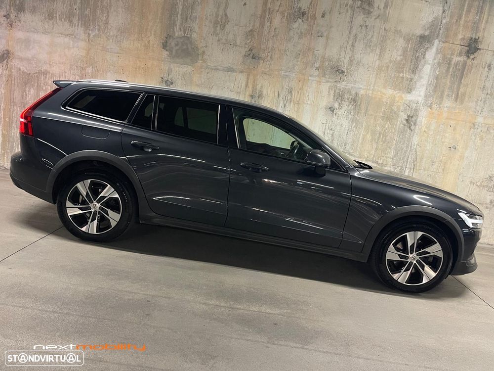 Volvo V60 Cross Country 2.0 D4 Polestar - 4