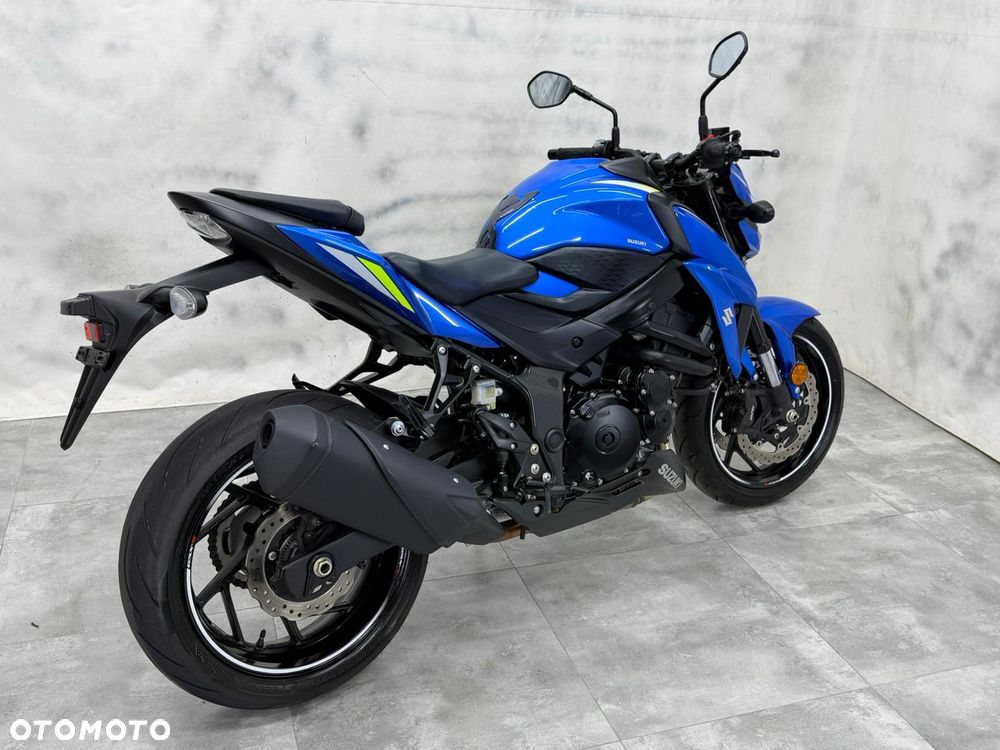 Suzuki GSX - 4