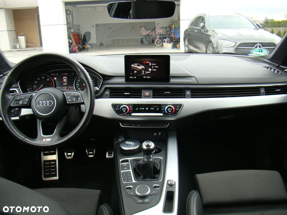 Audi A4 Limousine 40 TFSI design - 36