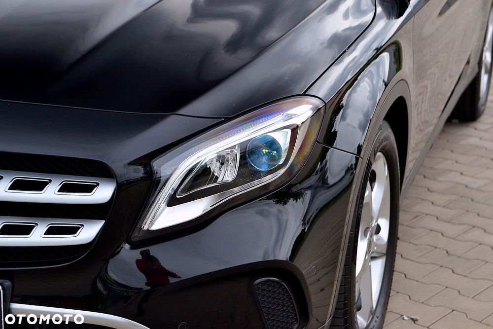 Mercedes-Benz GLA 200 Urban - 13
