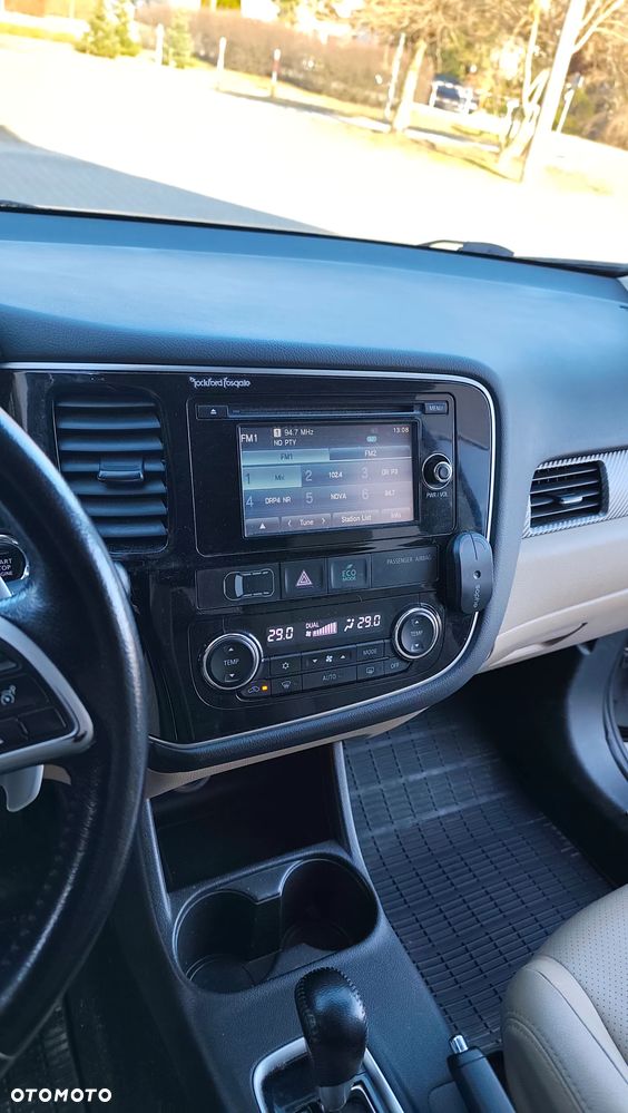 Mitsubishi Outlander 2.2 DI-D 4WD Automatik Diamant Edition+ - 14