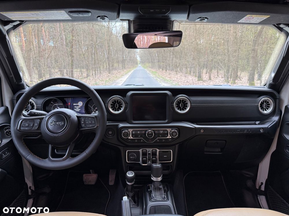 Jeep Wrangler 3.6 Unlim Sahara - 24