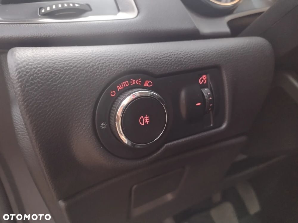 Opel Astra 1.4 Turbo Exklusiv - 17